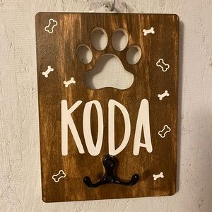 Personalized dog leash holder
